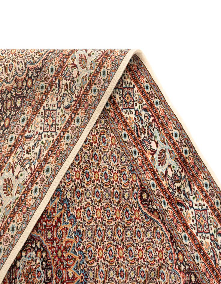 Detail image of  5' 7 x 8' Mood Wool Rug