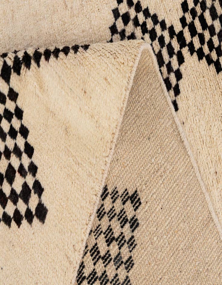 Detail image of  5' 7 x 7' 7  Hand Knotted Moroccan Wool Rug