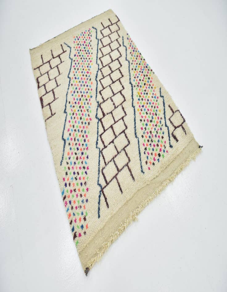 Detail image of  4' 6 x 6' 2  Hand Knotted Moroccan Wool Rug