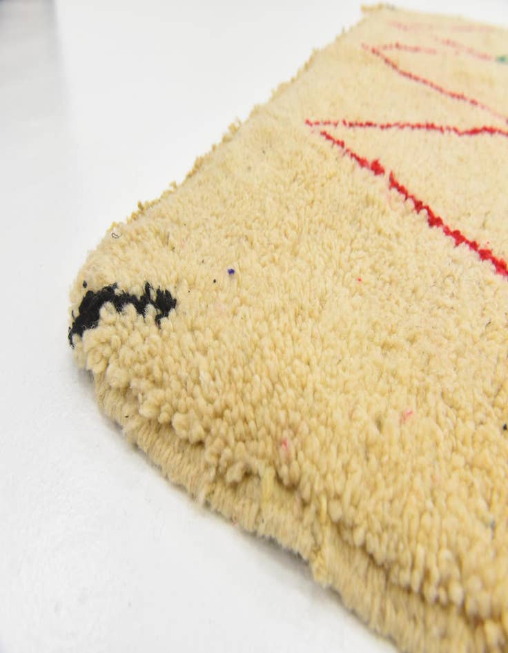 Detail image of  5' 1 x 8' 2  Hand Knotted Moroccan Wool Rug