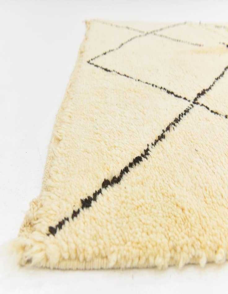 Detail image of  5' 1 x 8' 3  Hand Knotted Moroccan Wool Rug