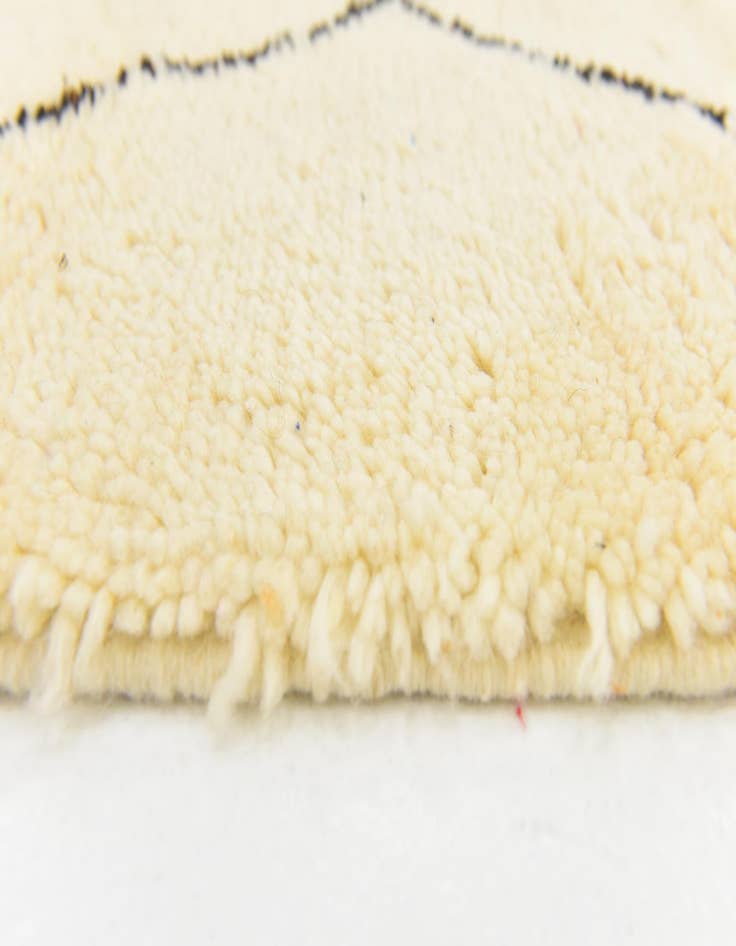 Detail image of  5' 1 x 8' 3  Hand Knotted Moroccan Wool Rug