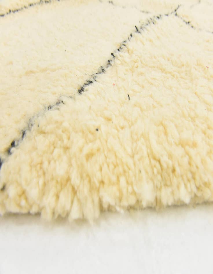 Detail image of  7' 3 x 9' 8  Hand Knotted Moroccan Wool Rug