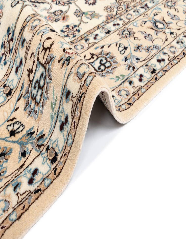 Detail image of  5' x 8' 1 Nain Rug