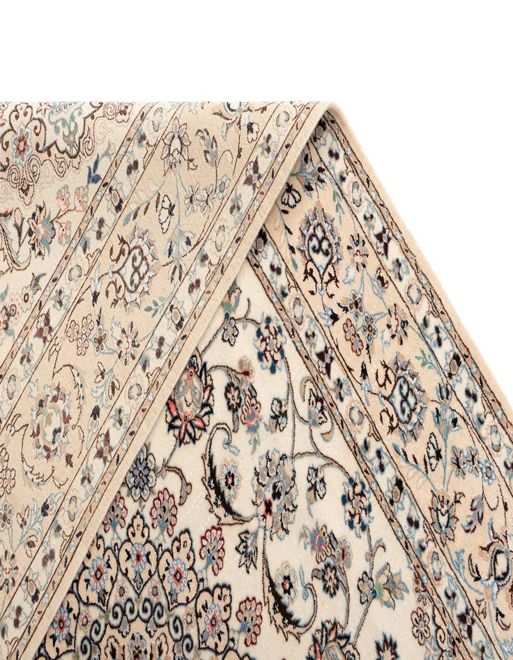 Detail image of  5' x 8' 1 Nain Rug