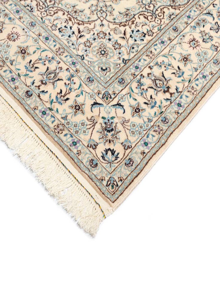 Detail image of  5' 4 x 7' 8 Nain Rug