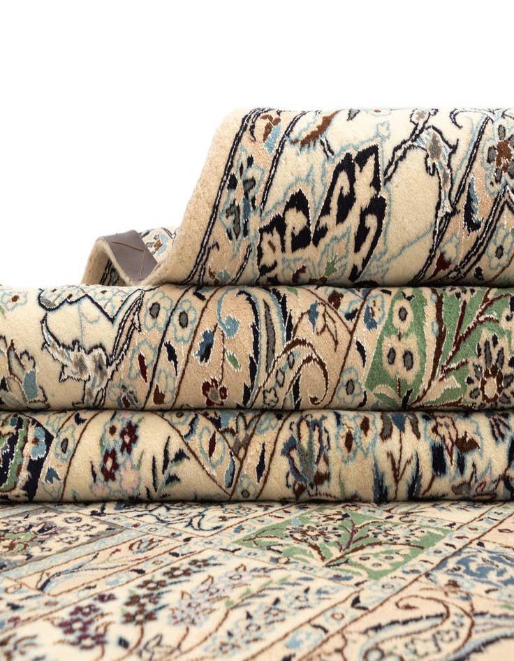 Detail image of  5' x 8' Nain Rug