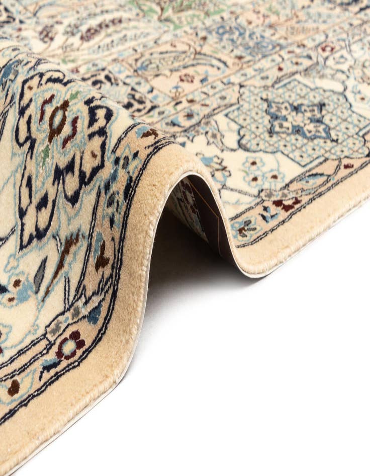 Detail image of  5' x 8' Nain Rug