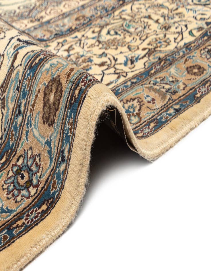 Detail image of  13' 1 x 15' 11 Nain Rug