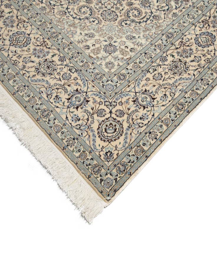 Detail image of  9' 6 x 12' 11 Nain Rug