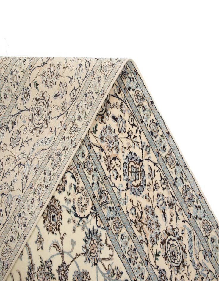 Detail image of  9' 6 x 12' 11 Nain Rug