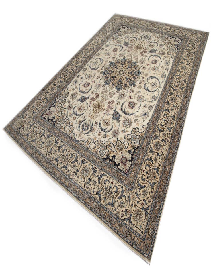 Detail image of  9' 11 x 13' 4 Nain Rug