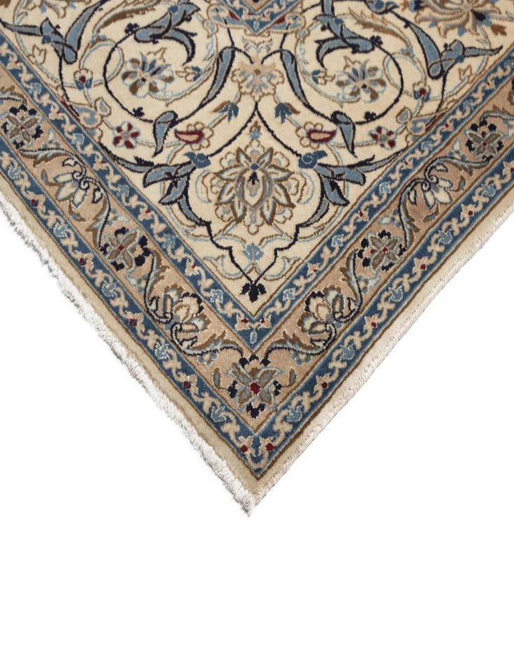 Detail image of  9' 11 x 13' 4 Nain Rug