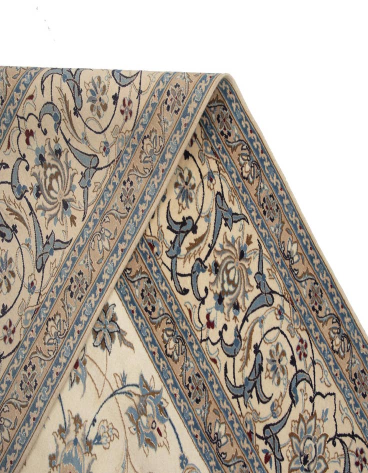 Detail image of  9' 11 x 13' 4 Nain Rug