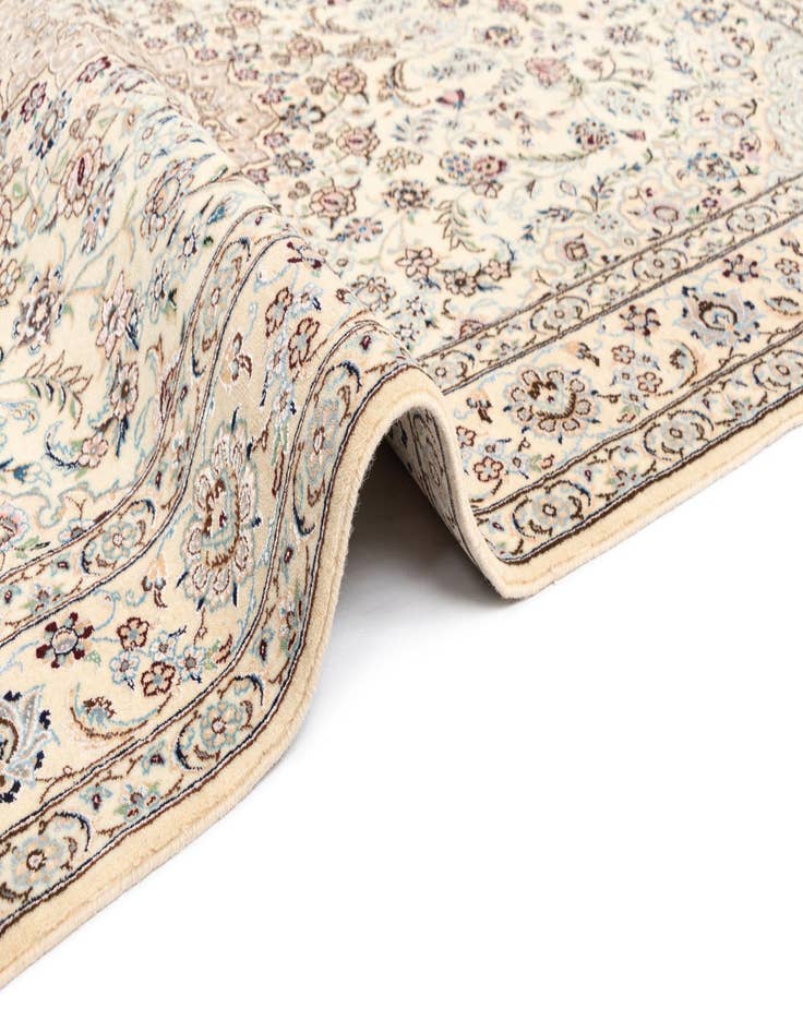 Detail image of  4' 2 x 6' 9 Nain Rug