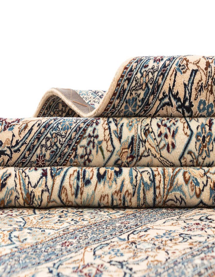 Detail image of  5' 5 x 8'  Hand Knotted Nain Rug