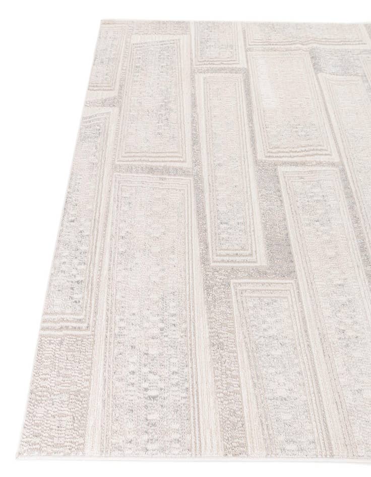 Detail image of  5' x 7' 4 Oasis Rug