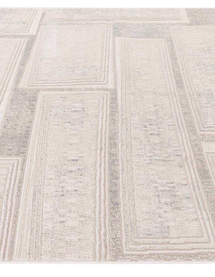 Detail image of  5' x 7' 4 Oasis Rug