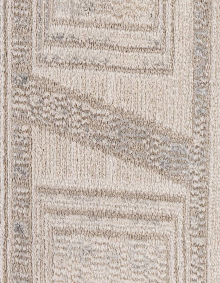 Detail image of  5' x 7' 4 Oasis Rug