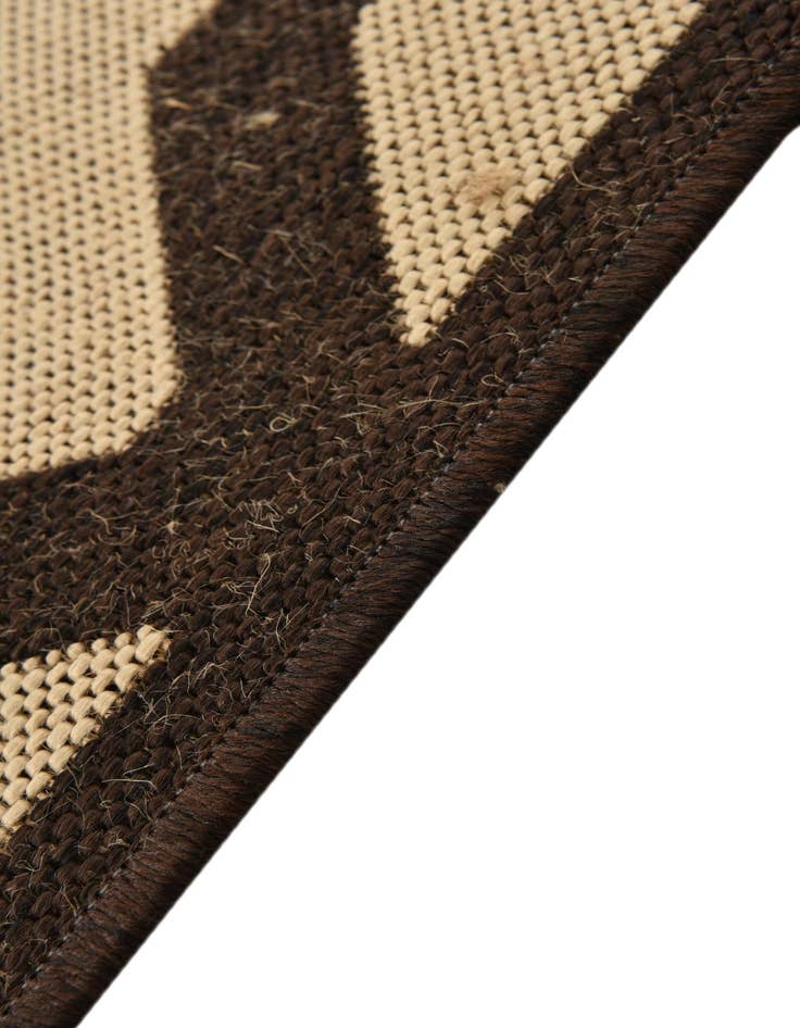 Detail image of  5' x 7' 6  Washable Lattice Indoor / Outdoor Rug