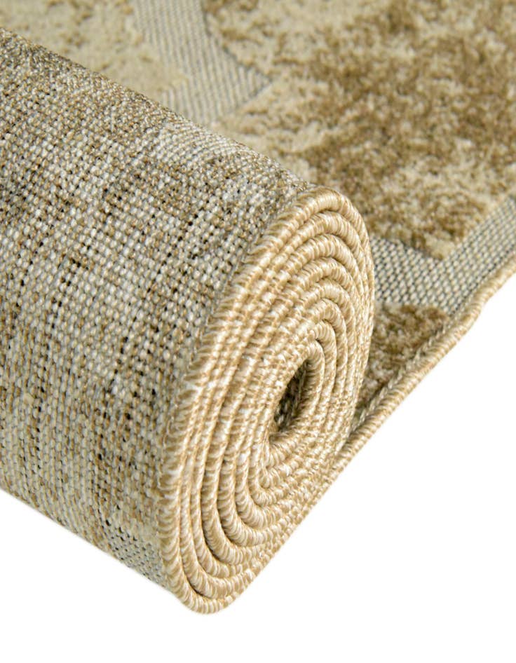 Detail image of 7' x 10' Washable Lattice Indoor / Outdoor Rug