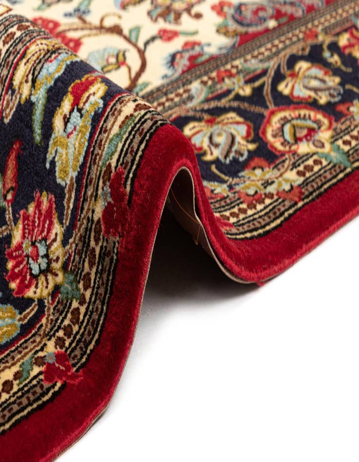 Detail image of  4' 9 x 7' Qom Rug