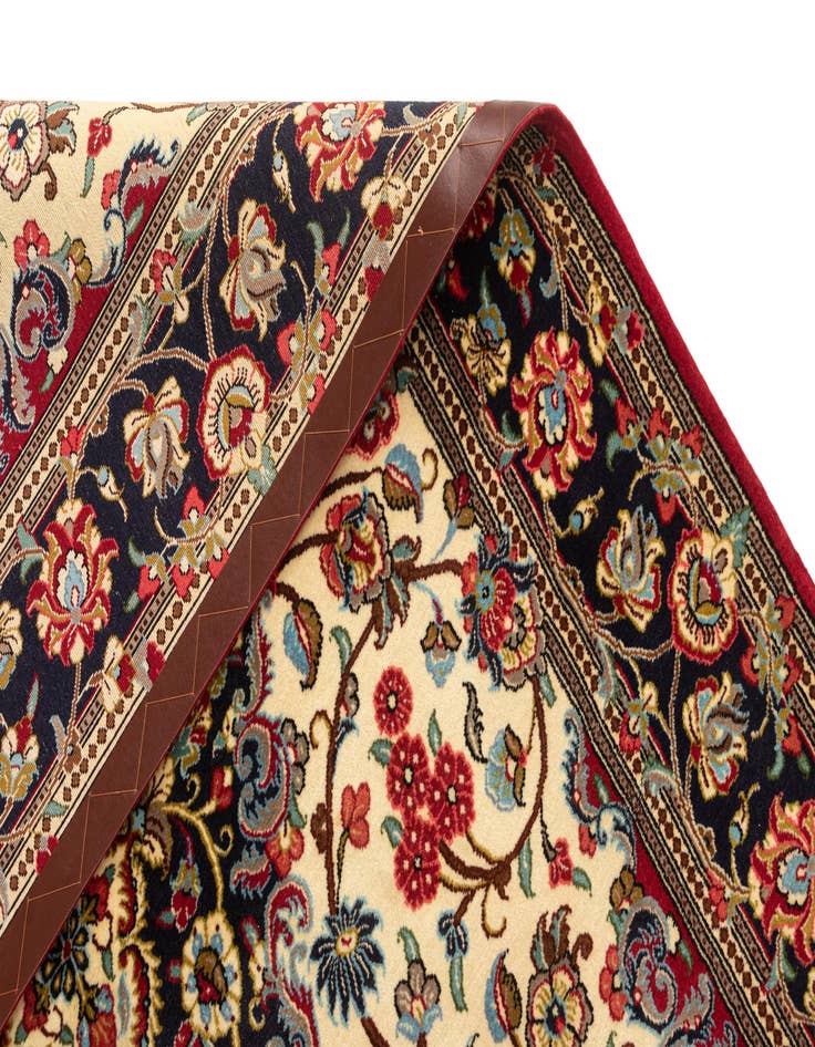 Detail image of  4' 9 x 7' Qom Rug