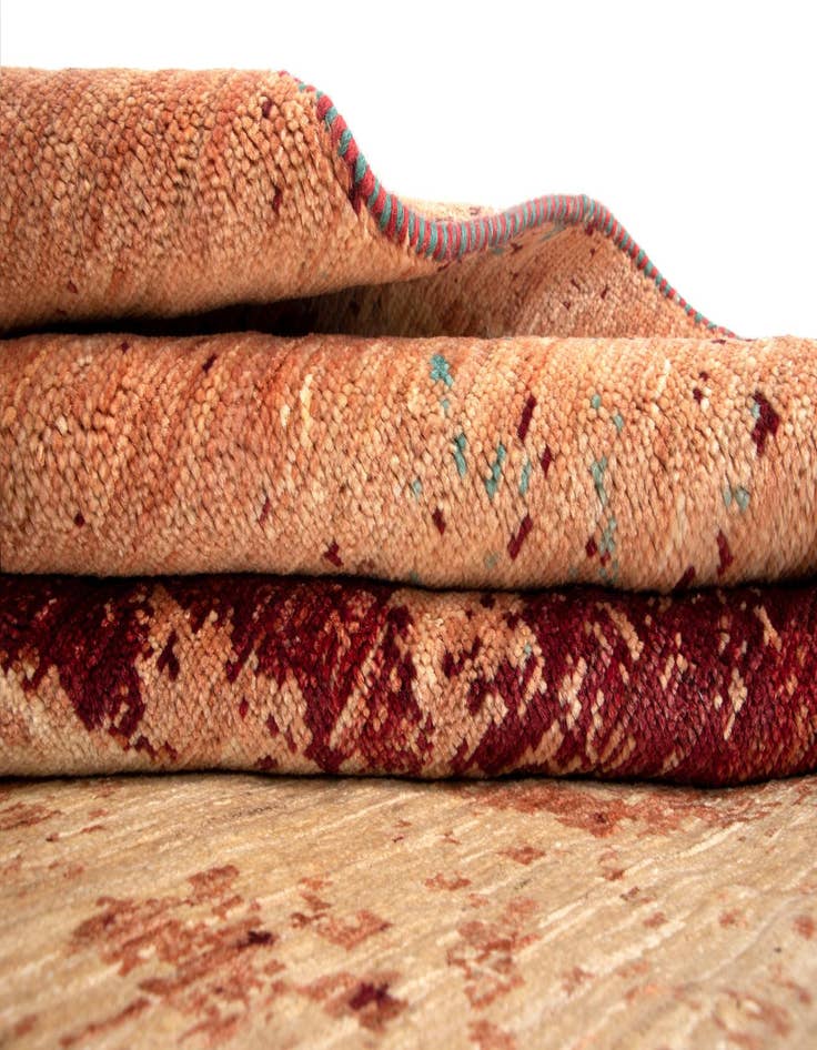 Detail image of  4' 10 x 6' 8 Rubin Wool Rug