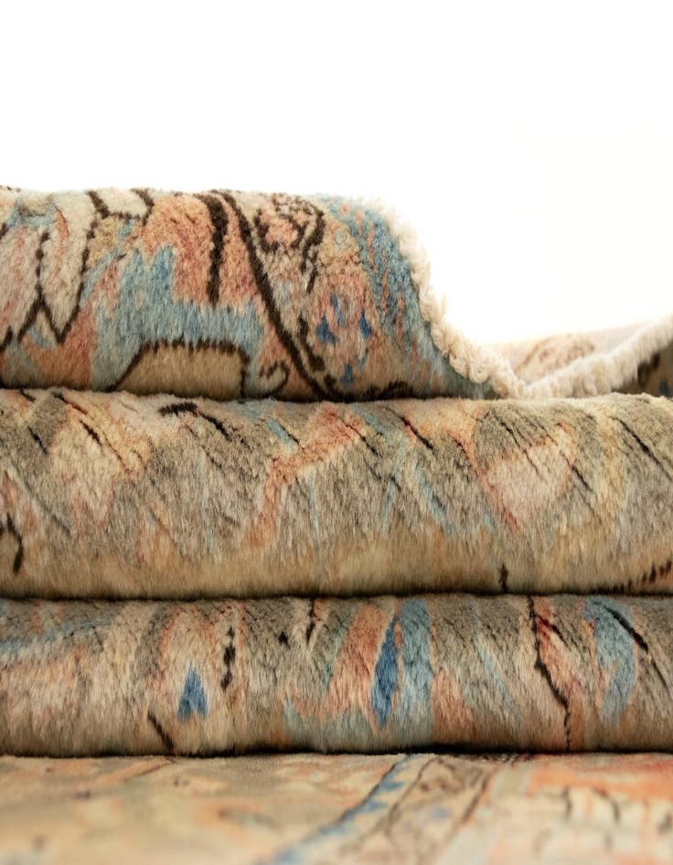 Detail image of  4' 5 x 7'  Hand Knotted Sarough Persian Wool Rug