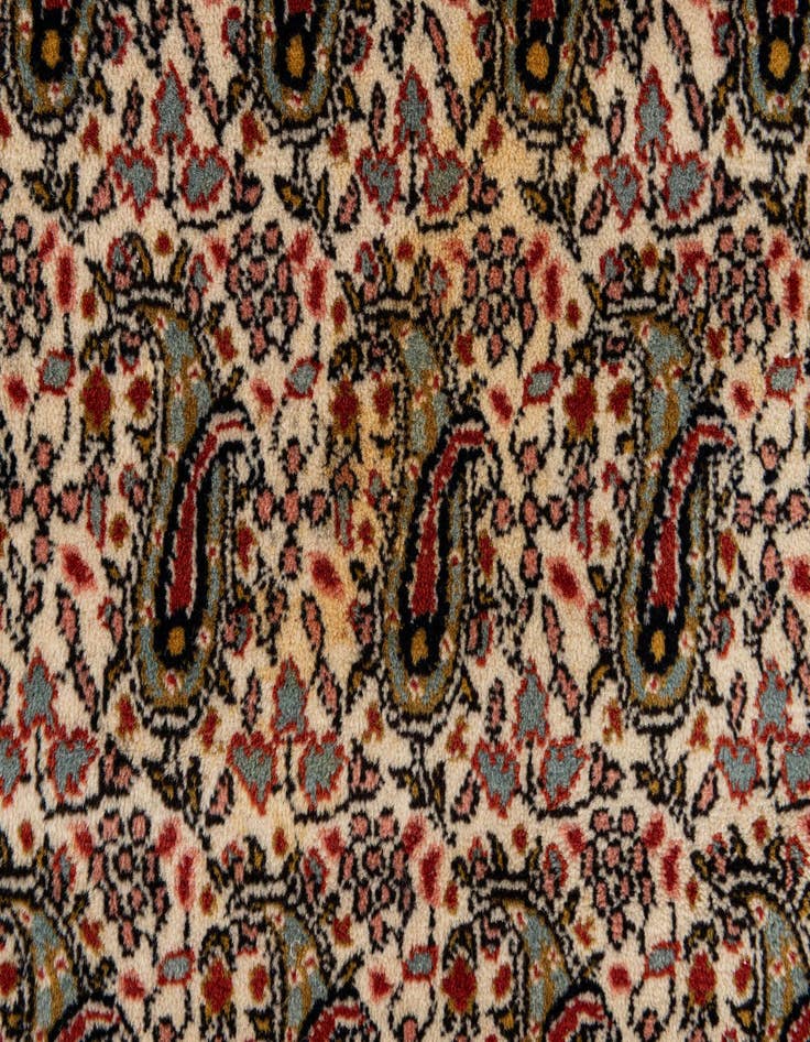 Detail image of  7' 7 x 9'  Hand Knotted Sarough Oriental Wool Rug