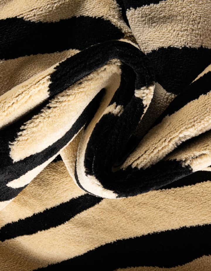 Cream 5' 3 x 8' Savannah Rug | Rugs.com