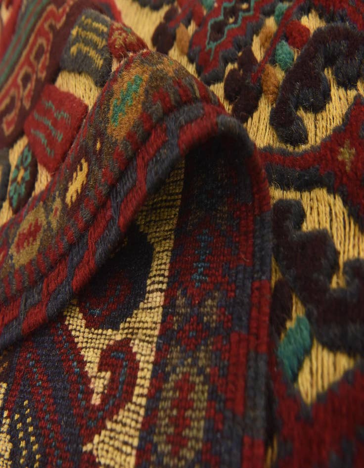 Detail image of  4' 2 x 6'  Hand Knotted Sumak Wool Rug