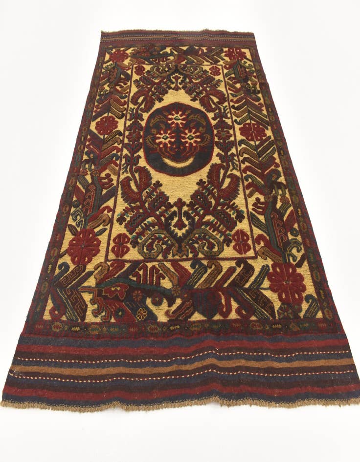 Detail image of  4' 2 x 6'  Hand Knotted Sumak Wool Rug