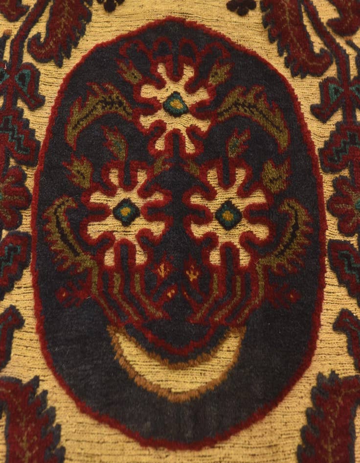 Detail image of  4' 2 x 6'  Hand Knotted Sumak Wool Rug