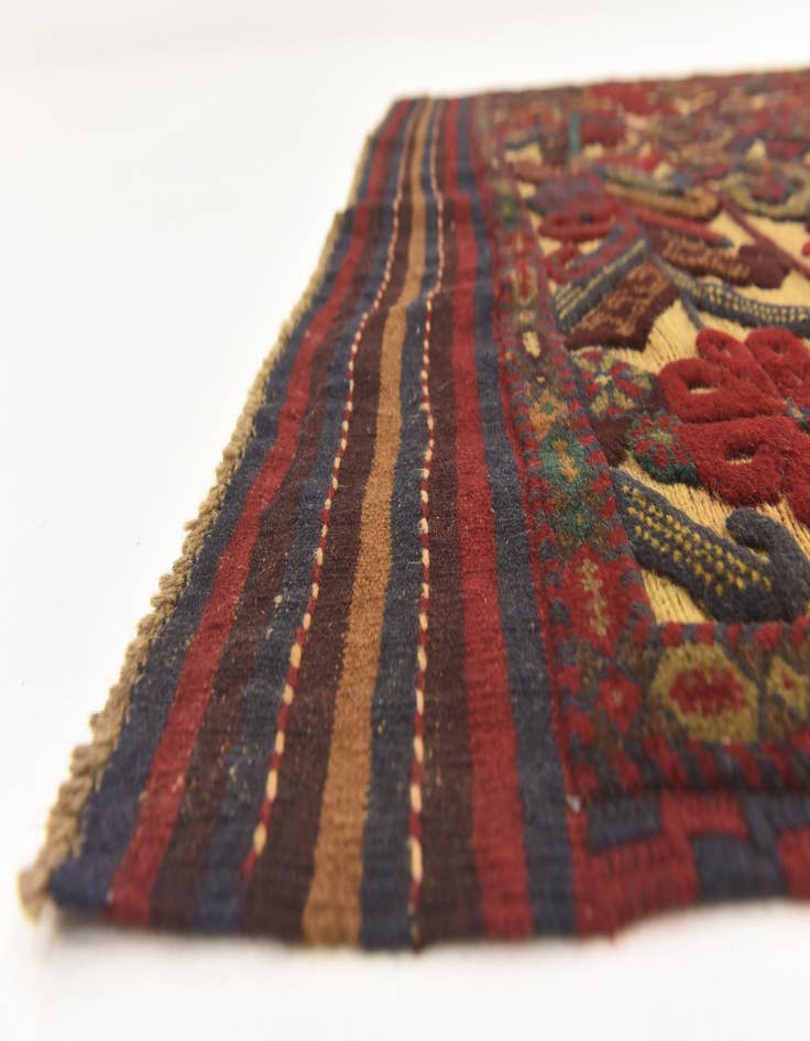 Detail image of  4' 2 x 6'  Hand Knotted Sumak Wool Rug