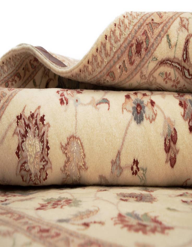 Detail image of  5' 1 x 6' 10 Tabriz Rug