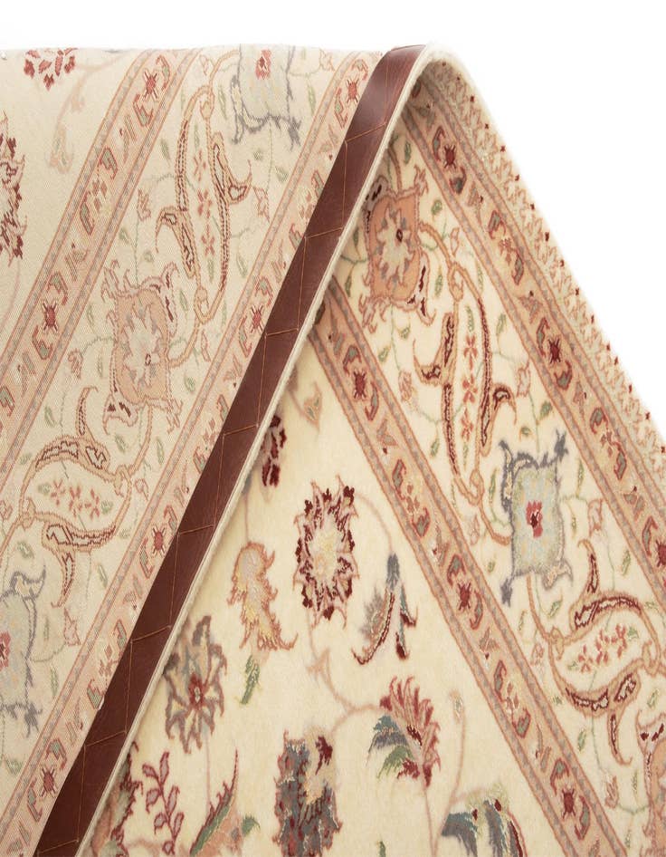 Detail image of  5' 1 x 6' 10 Tabriz Rug