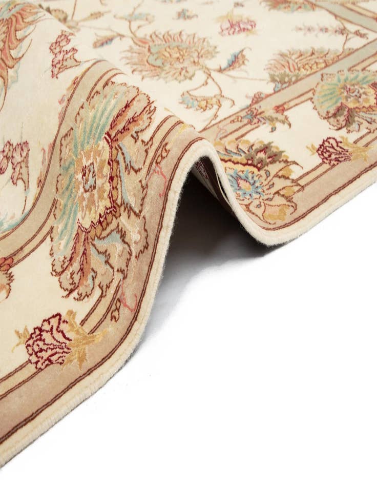 Detail image of  5' x 6' 10 Tabriz Rug