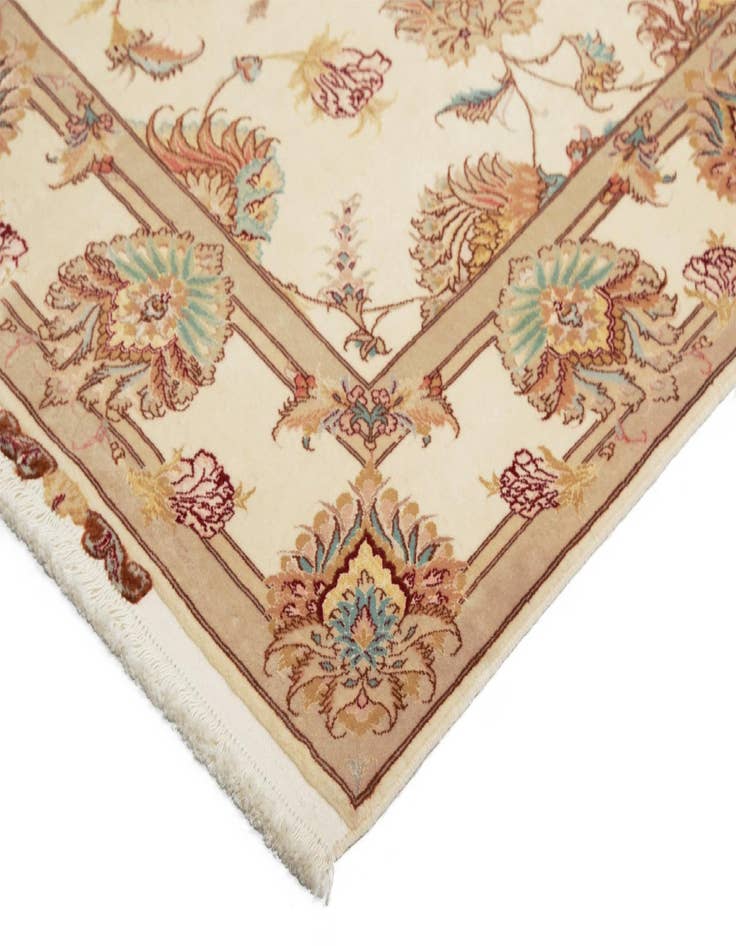 Detail image of  5' x 6' 10 Tabriz Rug