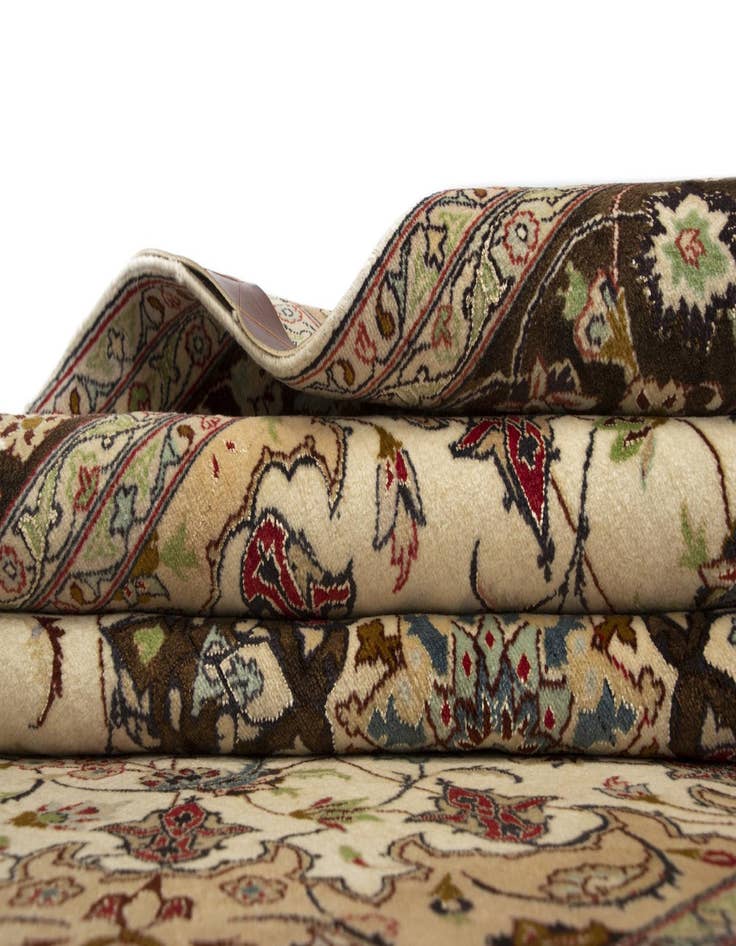 Detail image of  4' 11 x 6' 9 Tabriz Rug