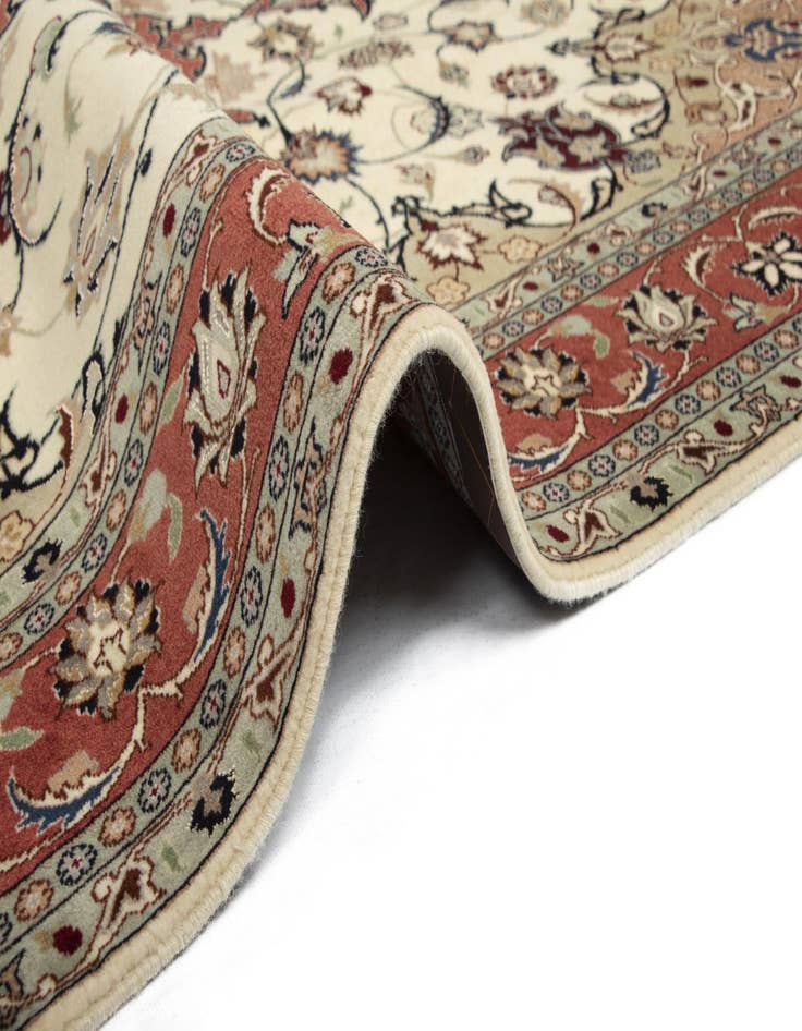 Detail image of  5' 1 x 6' 8 Tabriz Rug