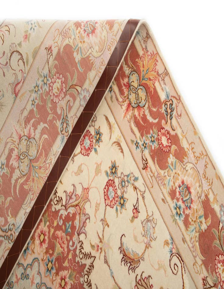 Detail image of  5' x 7' 1 Tabriz Rug