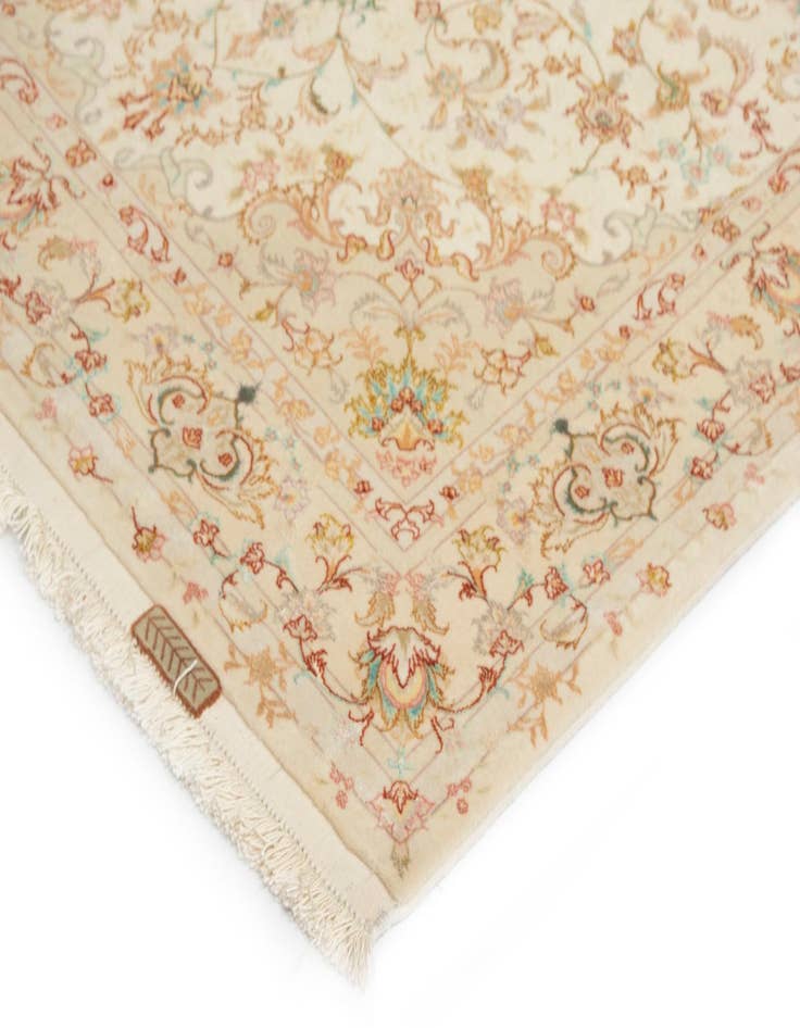 Detail image of  4' 11 x 7' Tabriz Rug