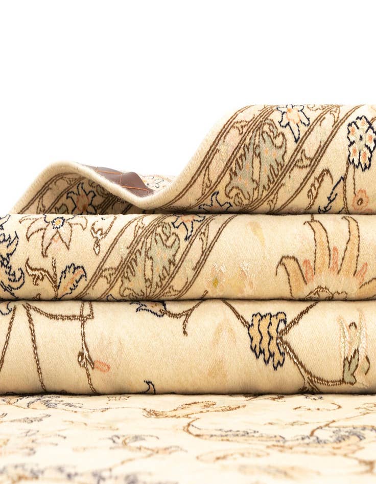 Detail image of  8' x 9' 11 Tabriz Rug