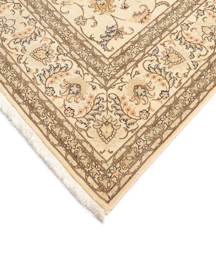 Detail image of  8' x 9' 11 Tabriz Rug