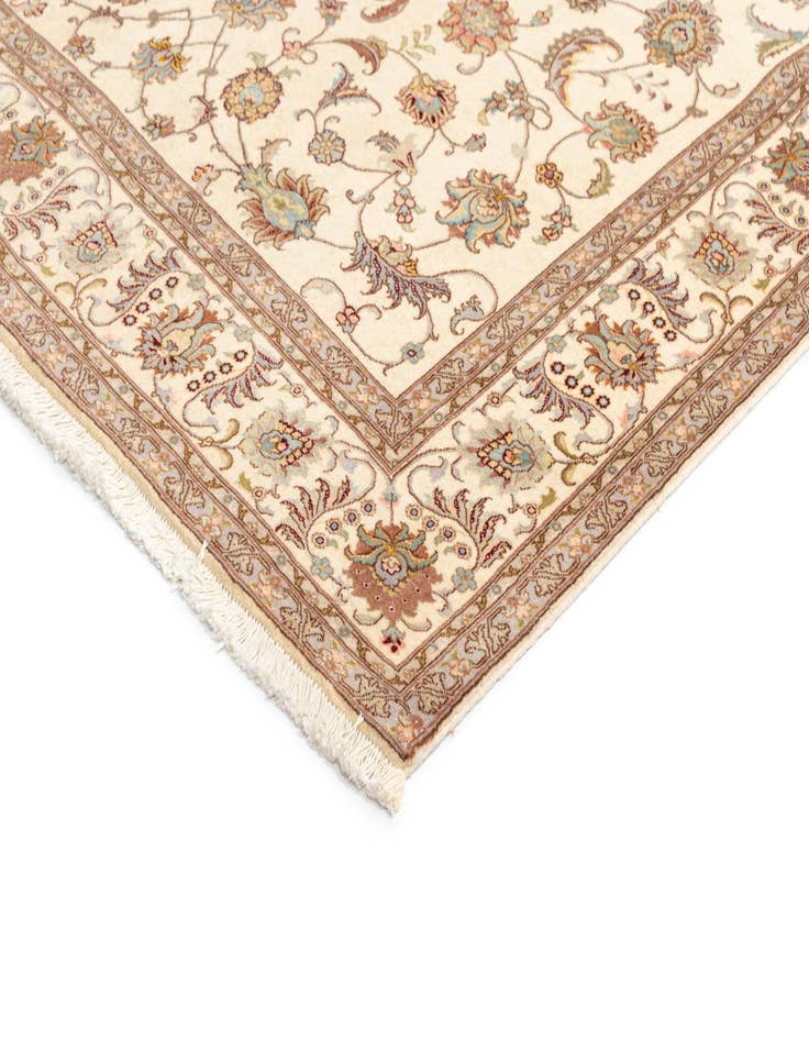 Detail image of  4' 11 x 6' 8 Tabriz Rug