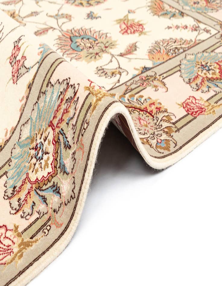 Detail image of  5' 1 x 6' 9 Tabriz Rug