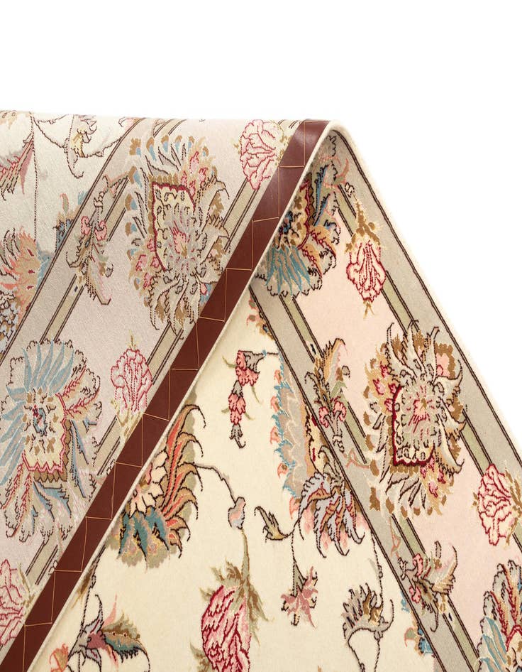 Detail image of  5' 1 x 6' 9 Tabriz Rug