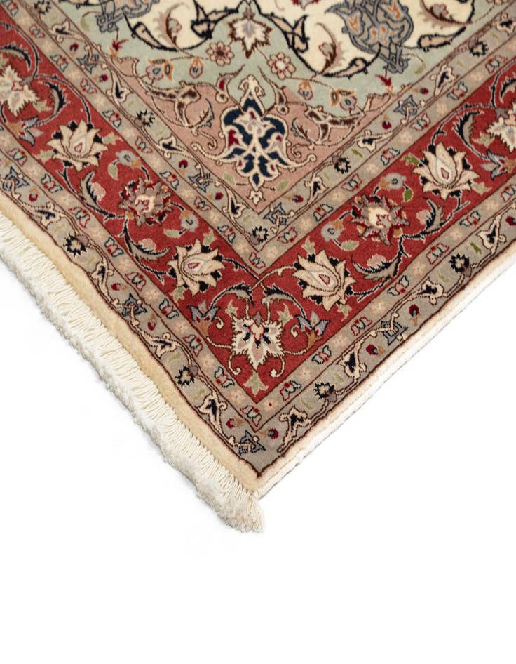 Detail image of  5' 1 x 6' 10 Tabriz Rug