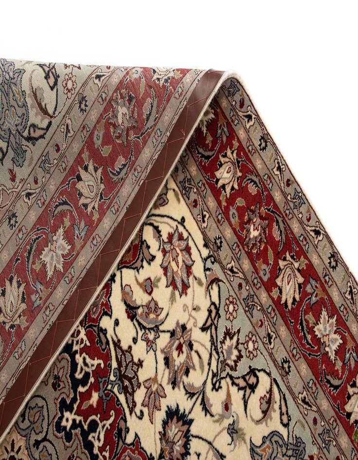 Detail image of  5' 1 x 6' 10 Tabriz Rug